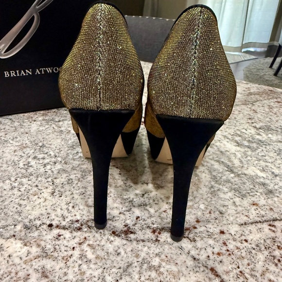 Brian Atwood Silver/Black Heels size 7 1/2 Practically new ..Worn once. - Picture 4 of 10